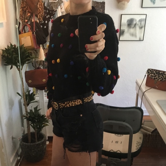 Woolies Cropped Waist Sweater - Picture 2 of 3